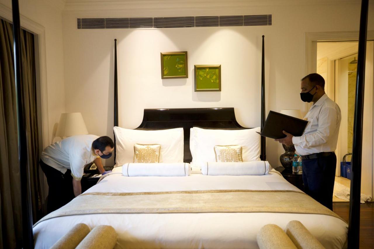 The Claridges New Delhi Hotel Ngoại thất bức ảnh A room at the Taj Mahal Palace