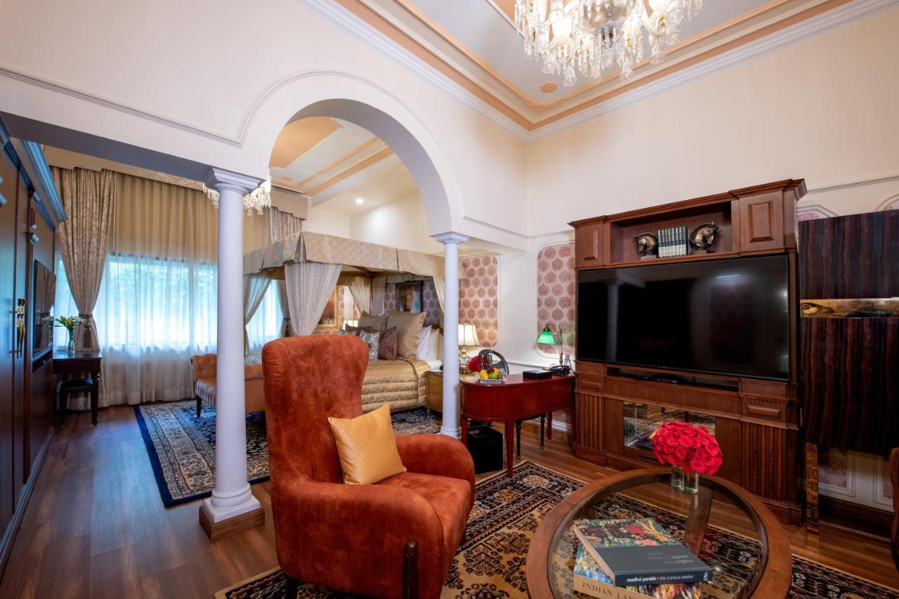The Claridges New Delhi Hotel Ngoại thất bức ảnh A suite at the Imperial